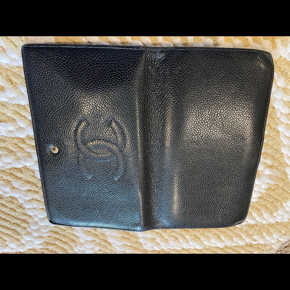 Vintage Chanel wallet.